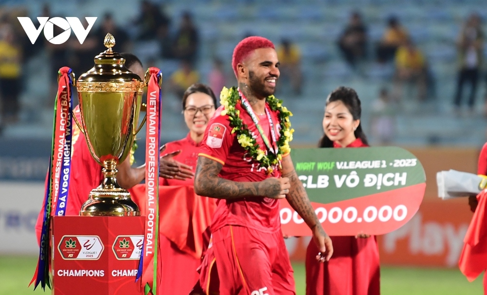 Ngoại binh của CLB CAHN được “thưởng nóng” sau khi vô địch V-League 2023 - Ảnh 5.