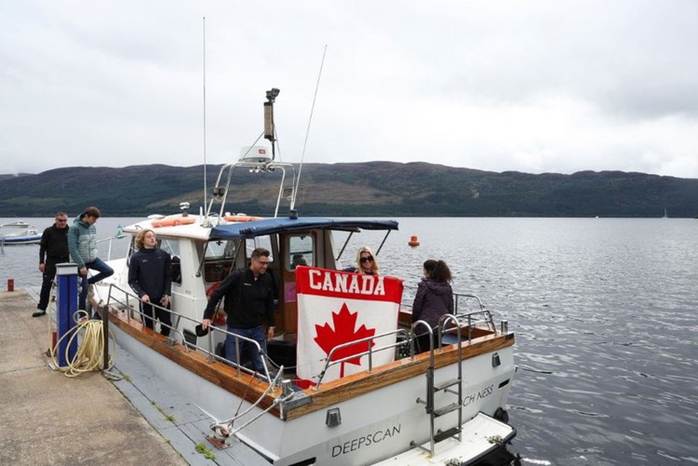 Chùm ảnh cuộc săn tìm quái vật hồ Loch Ness lớn nhất - Ảnh 1.