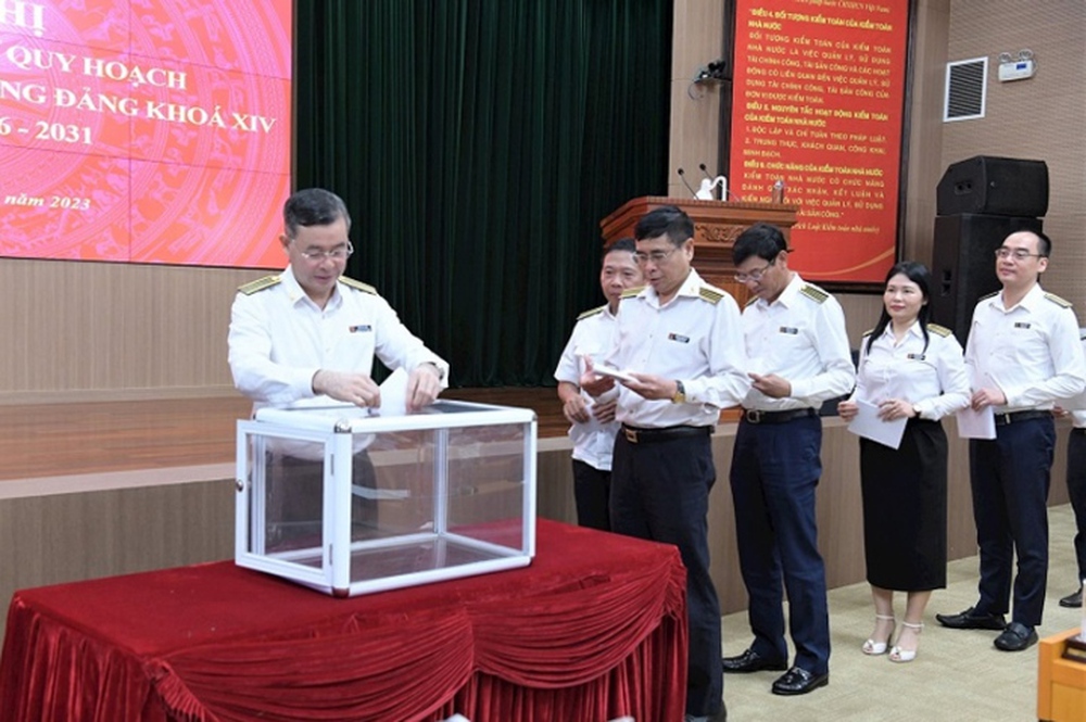 Kiểm toán Nhà nước giới thiệu 3 nhân sự quy hoạch Ban Chấp hành Trung ương Đảng - Ảnh 1. Kiểm toán Nhà nước giới thiệu 3 nhân sự quy hoạch Ban Chấp hành Trung ương Đảng - Ảnh 1.