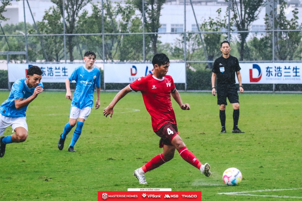 Đánh bại U16 Man City, đội bóng Việt Nam khiến phóng viên Trung Quốc phải trầm trồ - Ảnh 3.