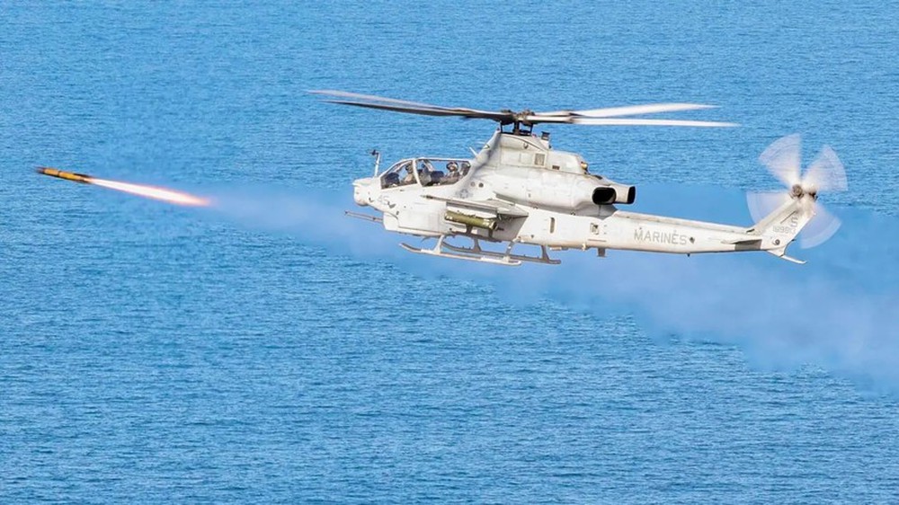 Vì sao Séc cấm bán 17 trực thăng AH-1 Cobra cho Kiev? - Ảnh 1.