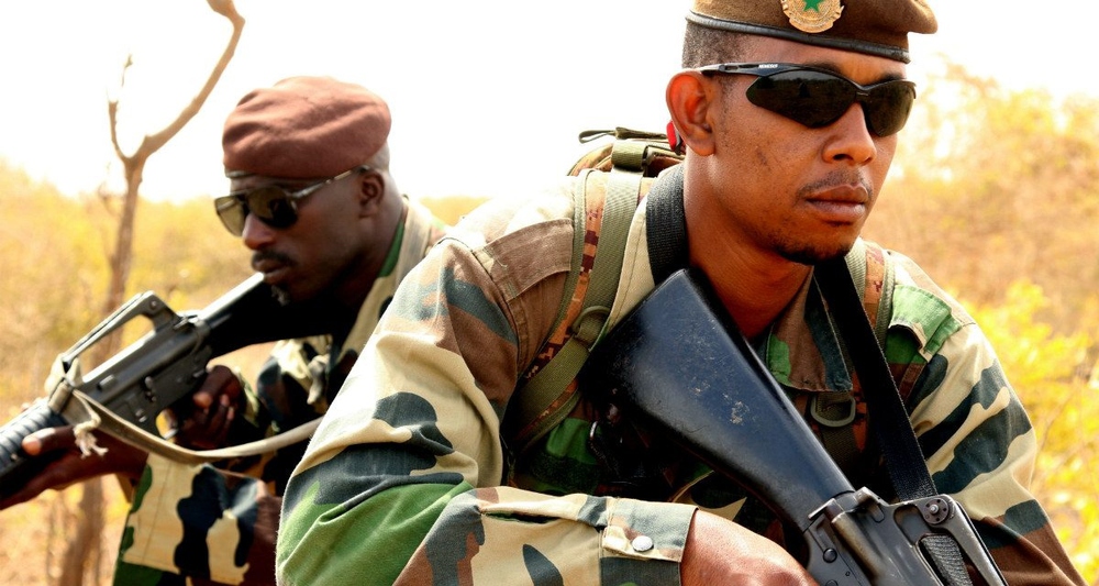 Quân đội Senegal được triển khai tới Benin, sẵn sàng can thiệp vào Niger - Ảnh 1.