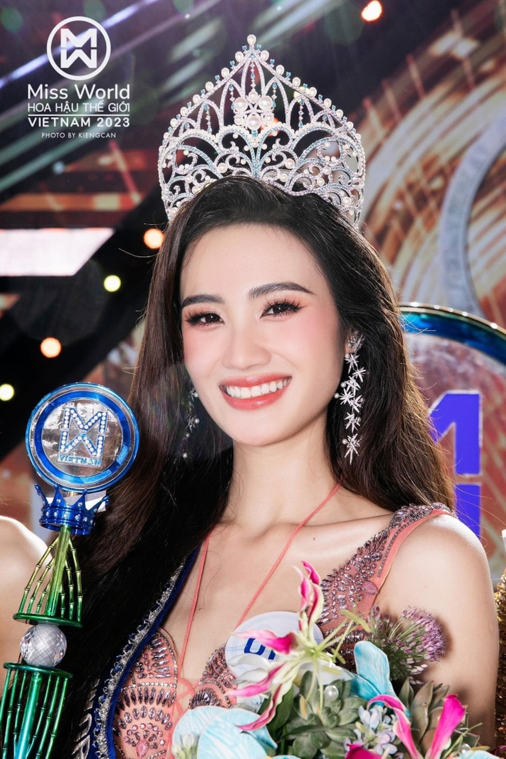 Báo Hàn đưa tin về những tranh cãi của Hoa hậu Ý Nhi - Ảnh 5.