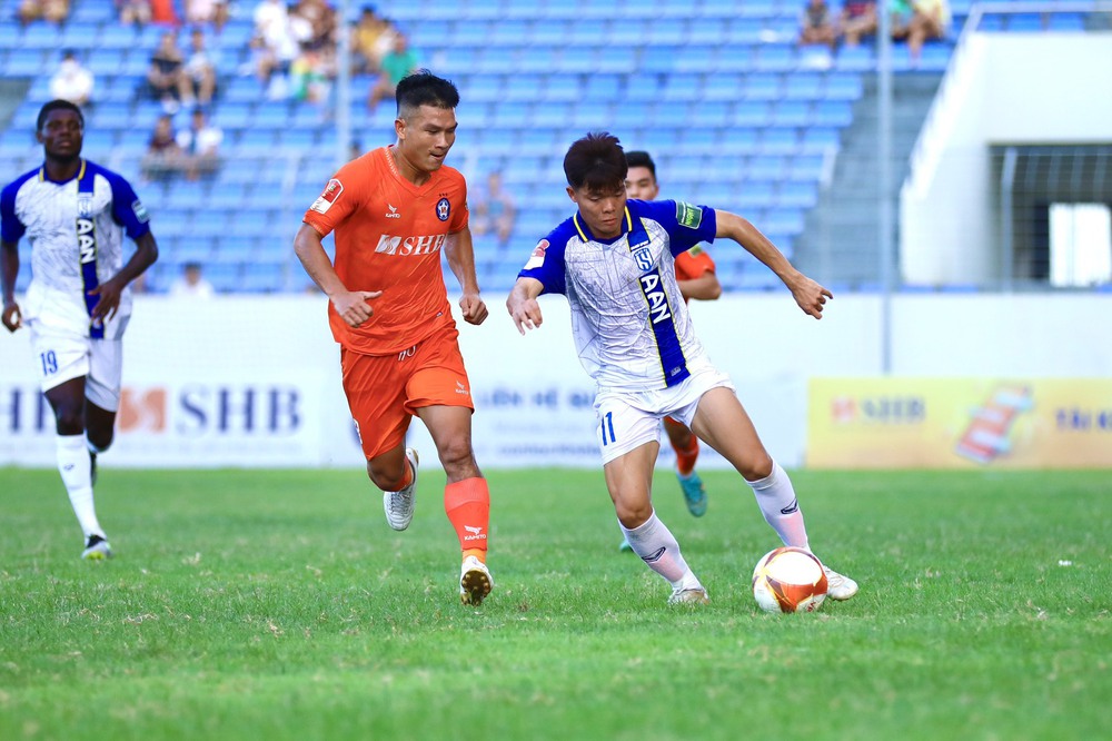 V.League chứng kiến bước ngoặt lớn, nhà cựu vô địch có nguy cơ rớt hạng sau thất bại khó tin trên sân nhà - Ảnh 3.