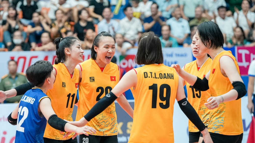 Đội tuyển bóng chuyền nữ Việt Nam thất bại kịch tính trước Thái Lan - Ảnh 1.