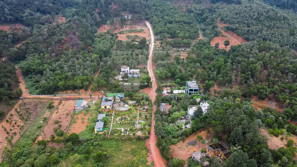 Những resort, homestay mọc trên mảng đồi trọc ở khu vực nhiều vi phạm trật tự xây dựng - Ảnh 5.