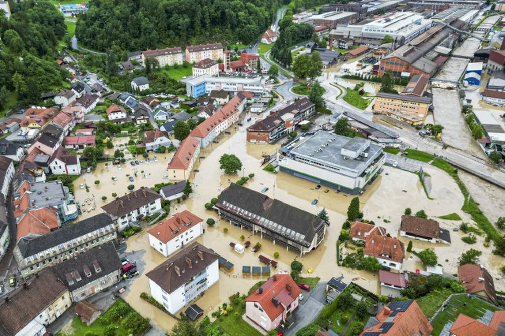 Chùm ảnh lũ lụt kinh hoàng ở Slovenia - Ảnh 1.