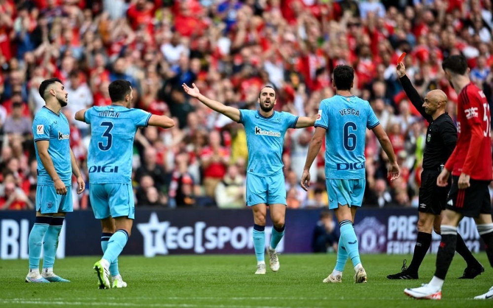 Harry Maguire lập công chuộc tội, MU thoát thua Athletic Bilbao - Ảnh 3.