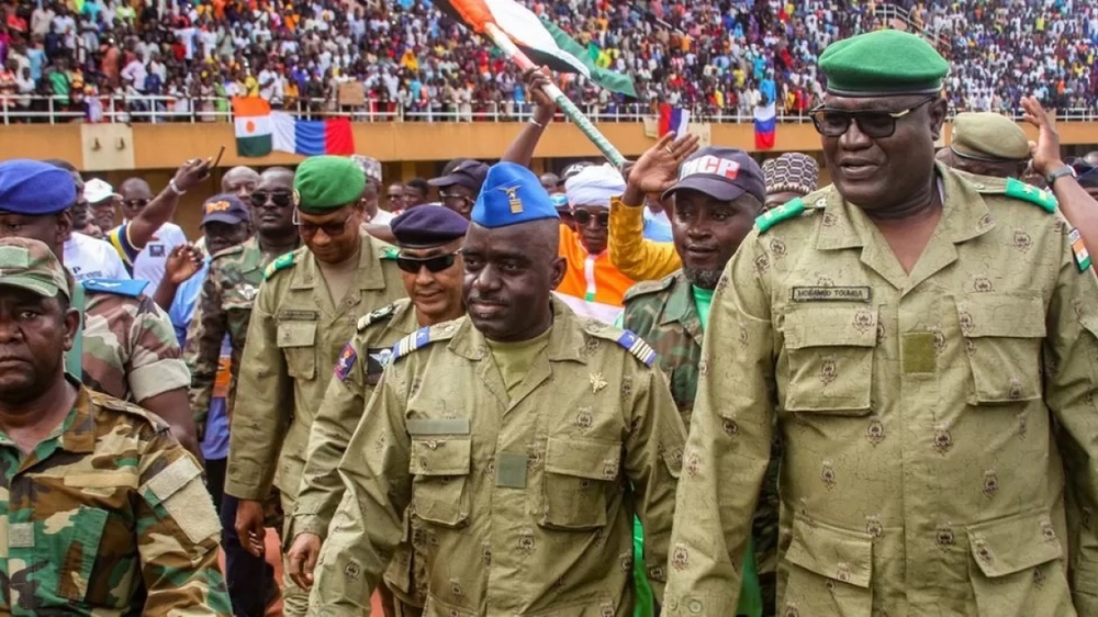 Phe đảo chính Niger đóng cửa không phận, sẵn sàng nghênh chiến ECOWAS - Ảnh 1.