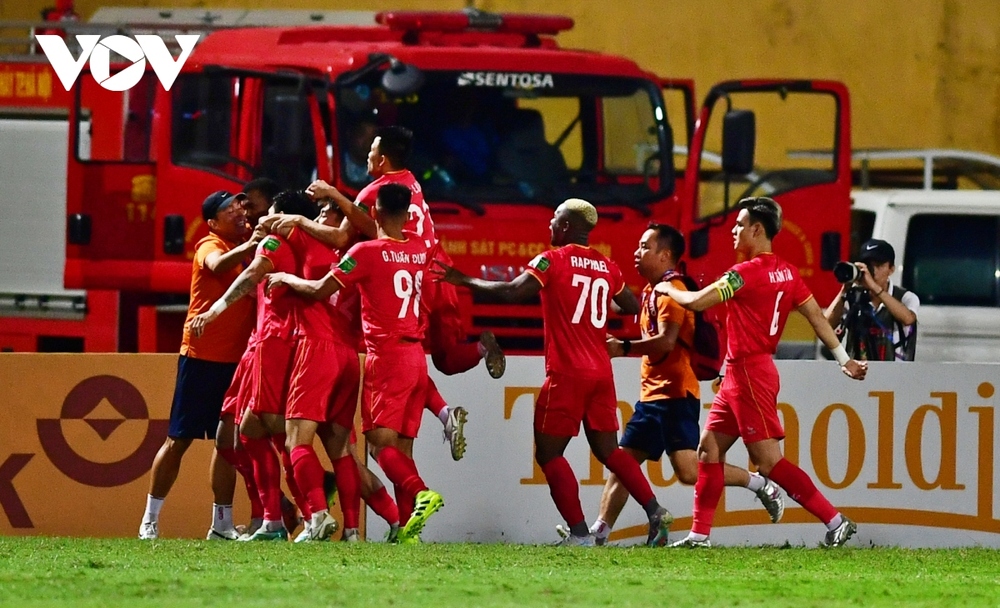 Hình ảnh “kém vui” ở Hàng Đẫy trong ngày CLB CAHN thắng 2-1 Hà Nội FC - Ảnh 11.