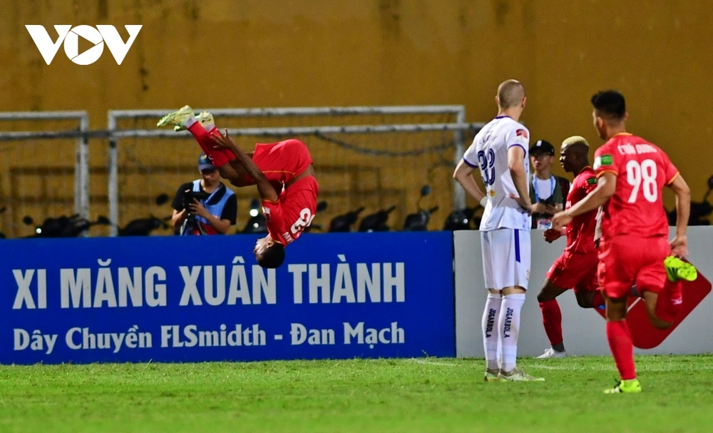 Hình ảnh “kém vui” ở Hàng Đẫy trong ngày CLB CAHN thắng 2-1 Hà Nội FC - Ảnh 10.