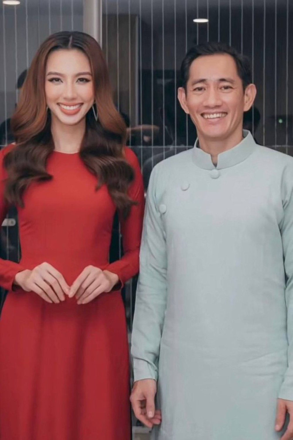 Ba của Hoa hậu Thùy Tiên có biểu cảm lạ khi con gái nói 5h sáng dậy dọn nhà, đi chợ