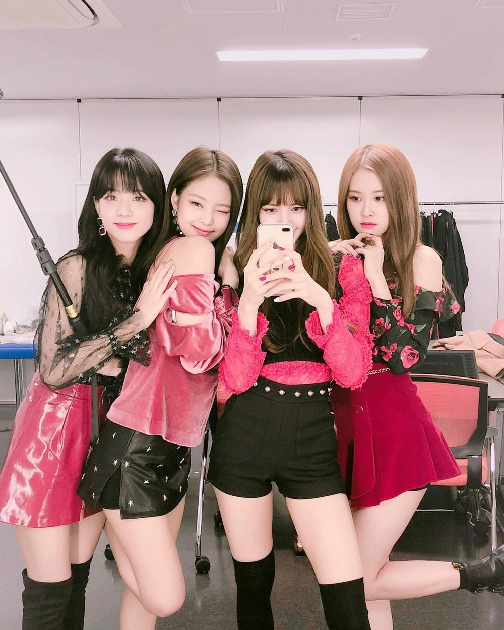 Ảnh chưa công bố về BlackPink - Ảnh 10.