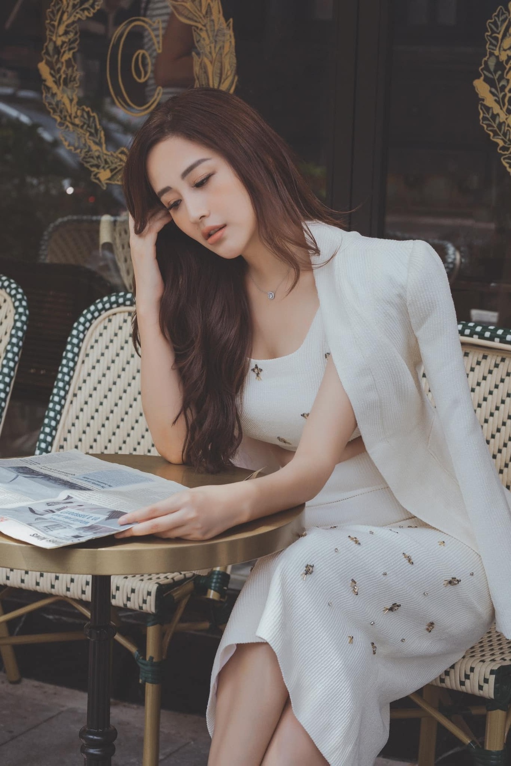 Sao Việt 8/8: Mai Phương Thuý khoe vẻ đẹp tuổi trung niên, Chi Pu mặc nội y gợi cảm - Ảnh 1. Sao Việt 8/8: Mai Phương Thuý khoe vẻ đẹp tuổi trung niên, Chi Pu mặc nội y gợi cảm - Ảnh 1.