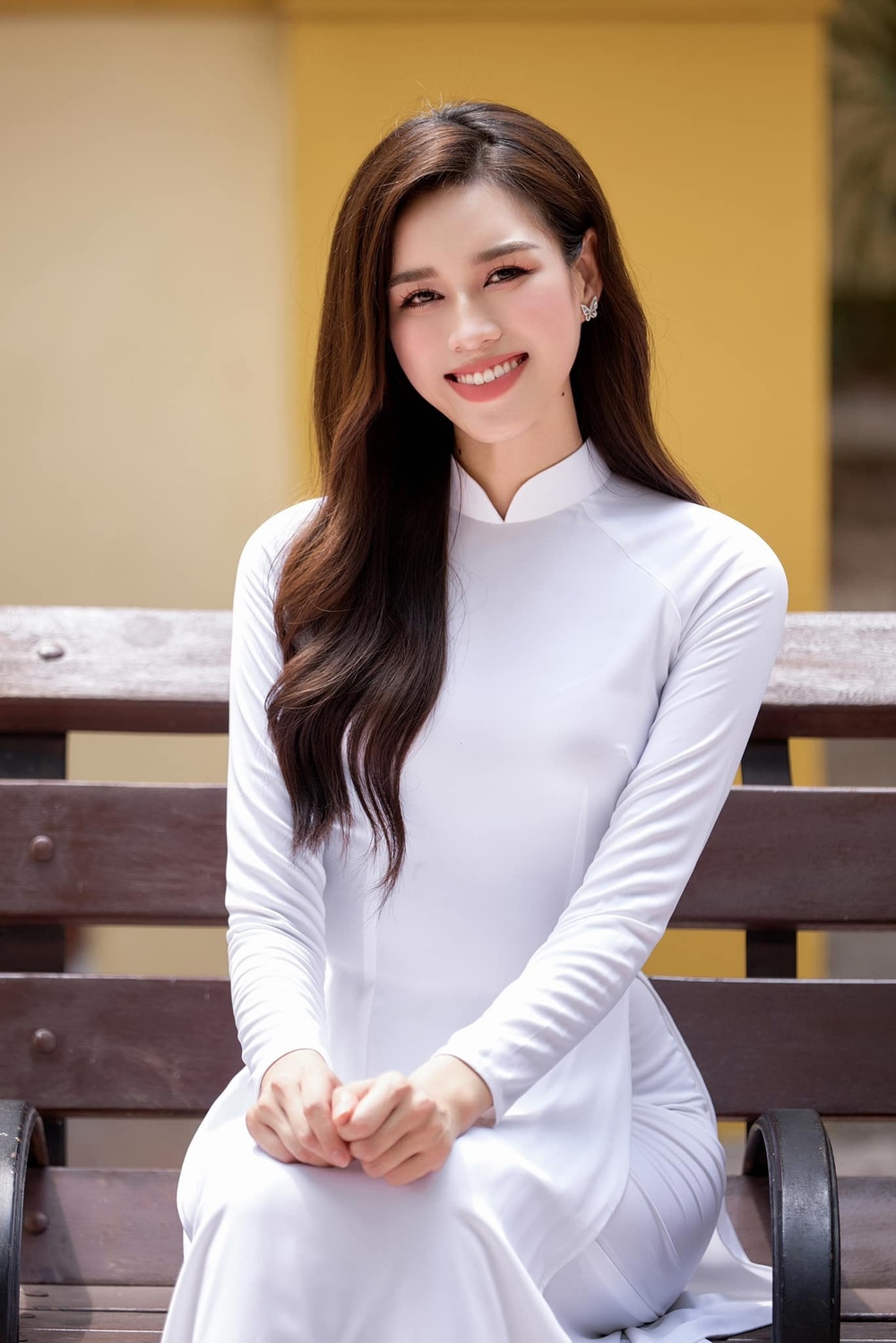 Lời dặn con sâu sắc của bố Hoa hậu Đỗ Thị Hà: Đội vương miện trên đầu, phải làm sao xứng với tín nhiệm đó