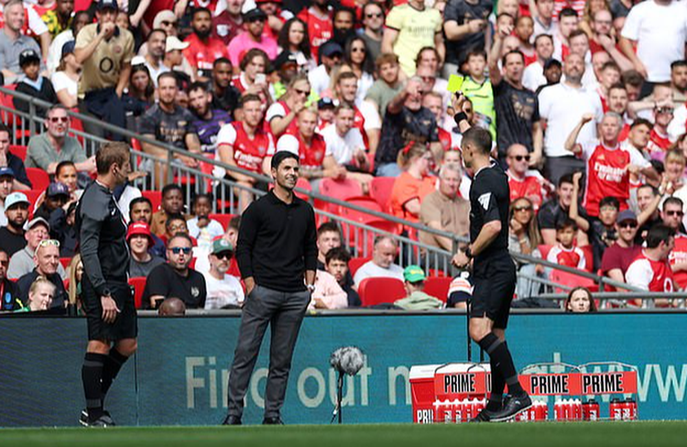 Ngoại hạng Anh sẽ tràn ngập mưa thẻ và những trận cầu 100 phút - Ảnh 6.