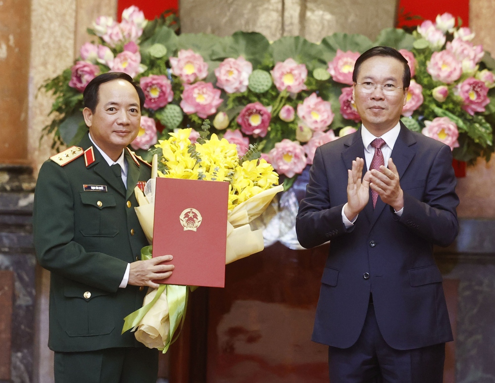 Chủ tịch nước trao Quyết định thăng quân hàm cho Trung tướng Trịnh Văn Quyết - Ảnh 1.