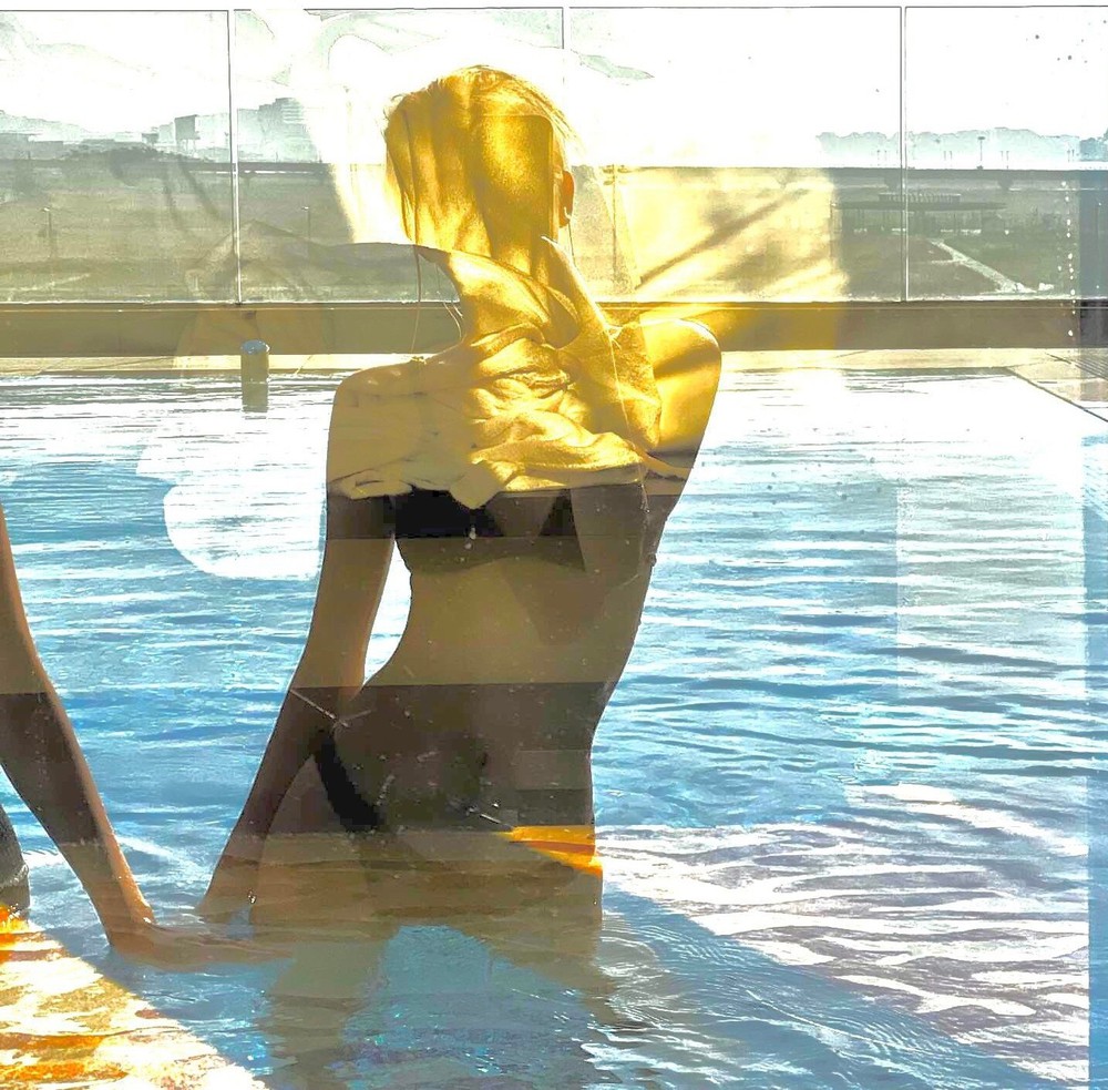 Bức ảnh &aacute;o tắm của Ros&eacute; (BlackPink) g&acirc;y b&atilde;o mạng - Ảnh 2.