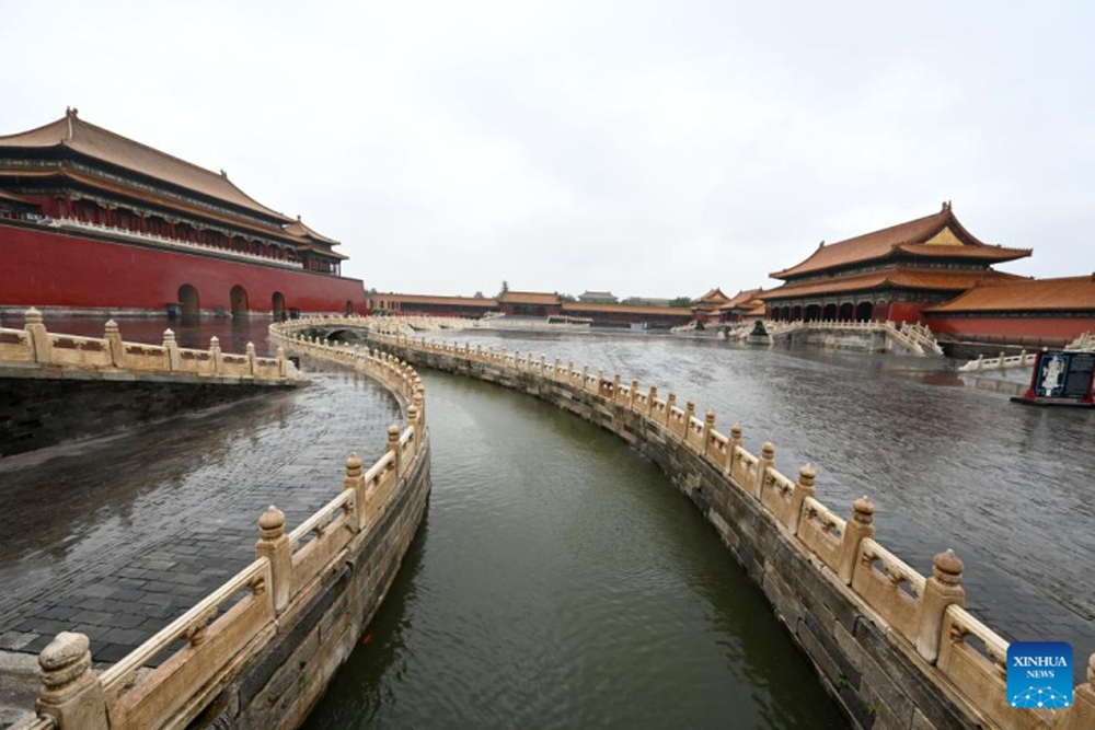 Tử Cấm Thành miễn nhiễm với lũ lụt lịch sử tại Trung Quốc - Ảnh 1.