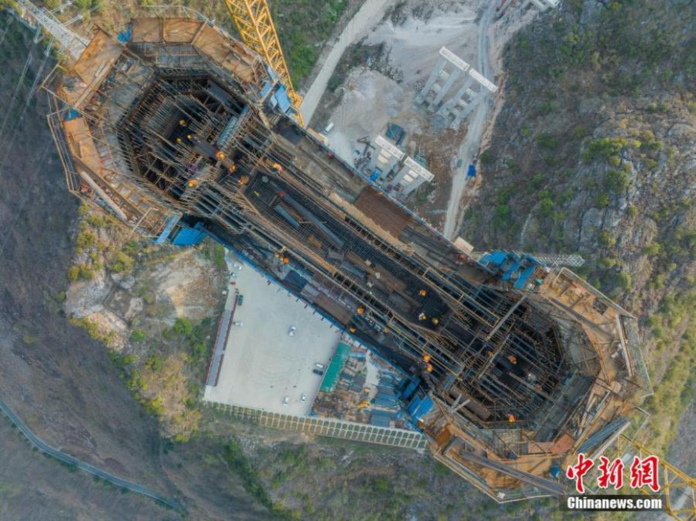 Tự phá kỷ lục của chính mình, Trung Quốc xây tiếp cầu cao nhất thế giới bên trên vết nứt Trái Đất - Ảnh 9.