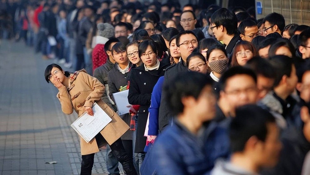 Trung Quốc: 16 triệu thanh thiếu niên bỏ lao động để sống cuộc đời ‘nằm thẳng’ khiến nhà trường bị ép chỉ tiêu sinh viên có việc làm - Ảnh 5.