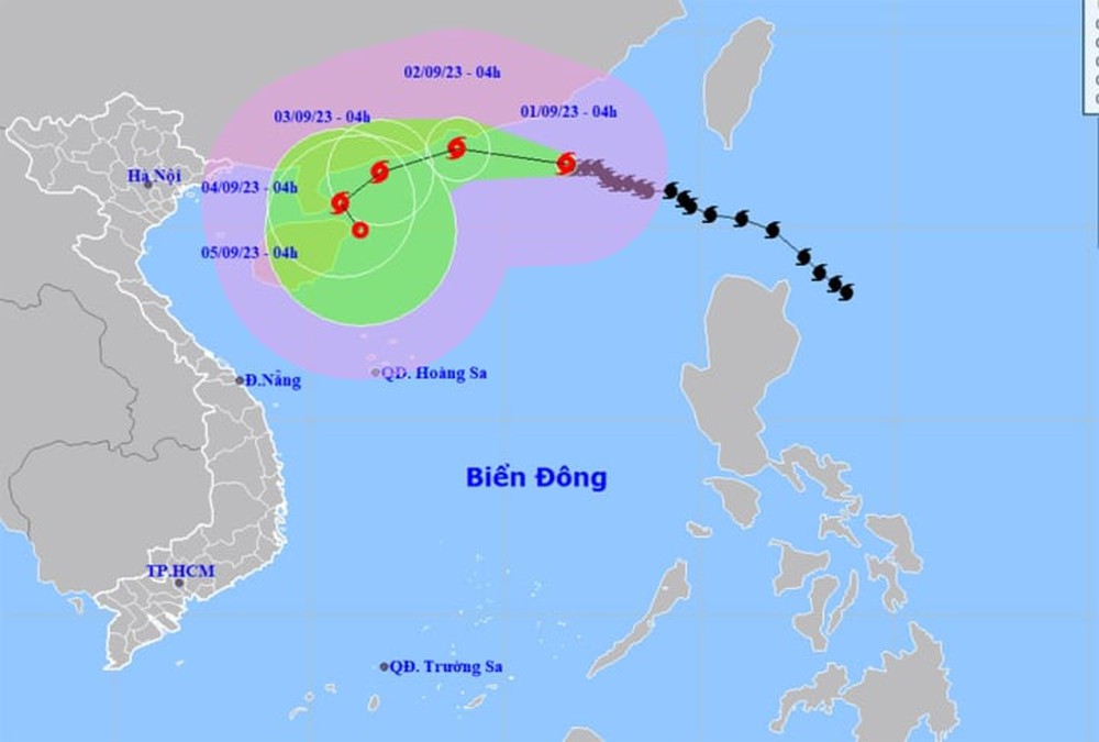 Bão số 3 giật trên cấp 17 ở Biển Đông, sóng có thể cao 10m - Ảnh 1.