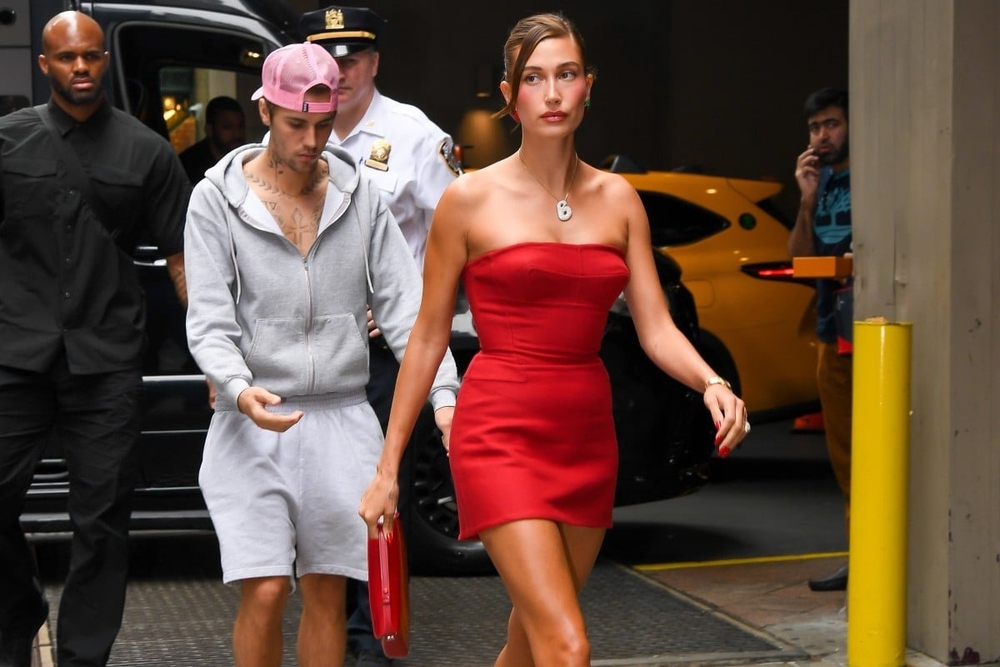 Justin Bieber khiến vợ xấu hổ vì phong cách thời trang luộm thuộm? - Ảnh 2.