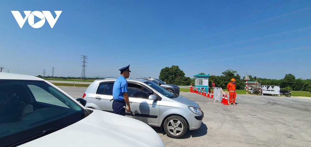 Ngày đầu thông tuyến cao tốc Quốc lộ 45 - Nghi Sơn và Nghi Sơn - Diễn Châu - Ảnh 10.