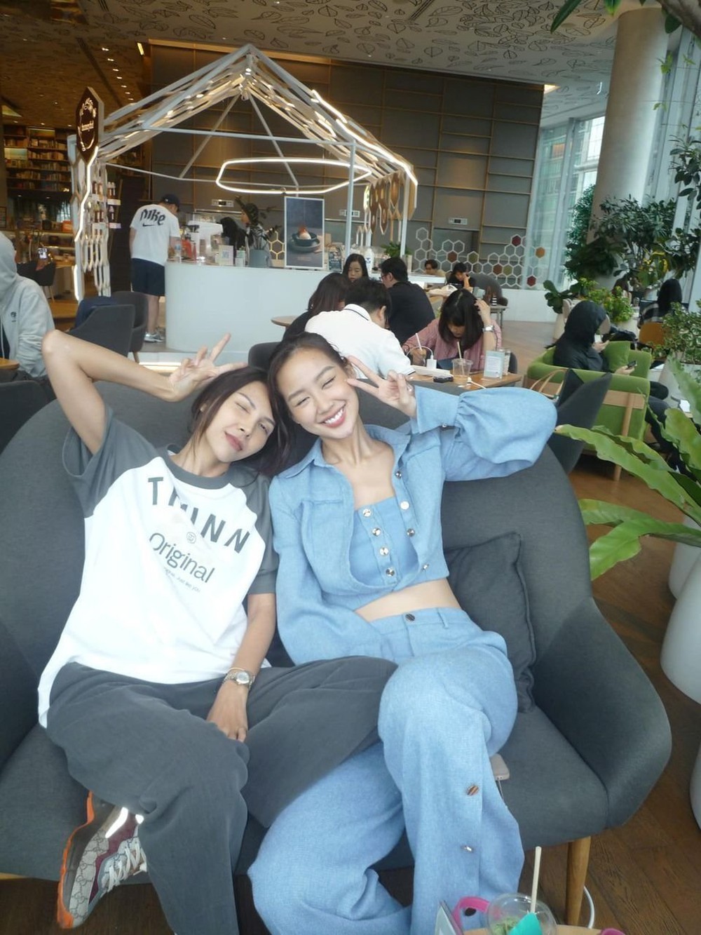 Sao Việt 1/9: Vợ chồng NSND Hồng Vân khoe hạnh phúc, Đỗ Mỹ Linh lộ diện sau sinh - Ảnh 11.