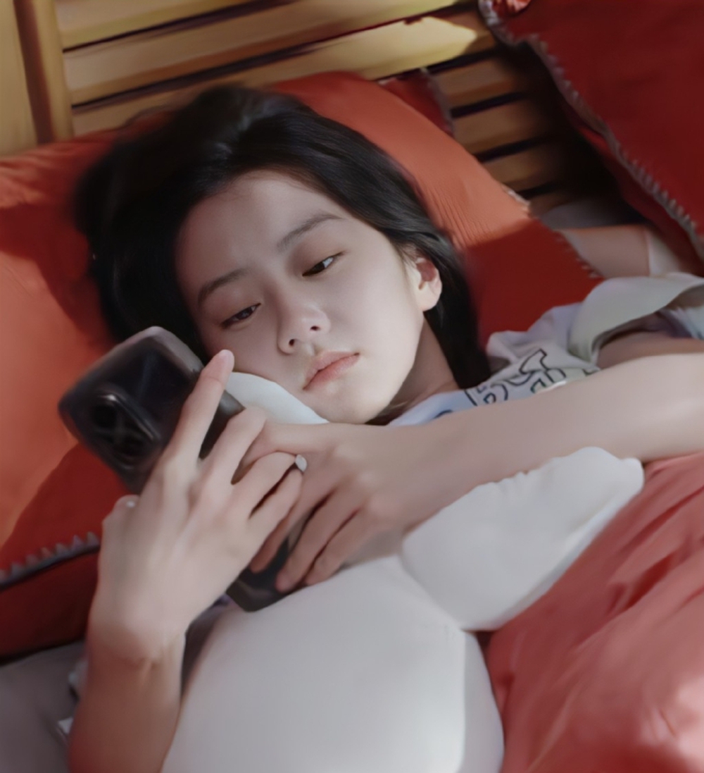 Mỹ nh&acirc;n 2002 khoe mặt mộc đẹp trong veo g&acirc;y sốt MXH, nhan sắc được v&iacute; với &ldquo;nữ thần dao k&eacute;o&rdquo; xứ H&agrave;n - Ảnh 2.