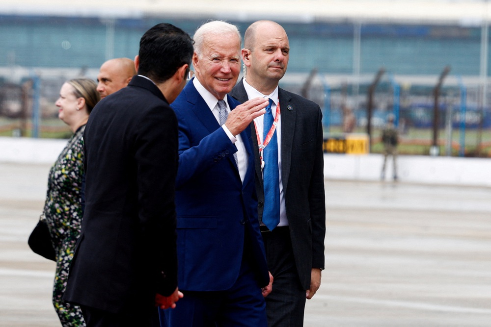 Tổng thống Mỹ Joe Biden đến Hà Nội, bắt đầu chuyến thăm Việt Nam