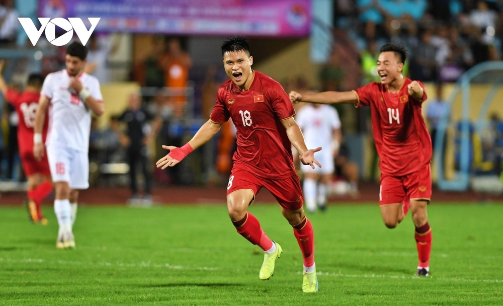 Trực tiếp ĐT Việt Nam 0-0 ĐT Palestine: Hoàng Đức đá tiền đạo cắm - Ảnh 1.