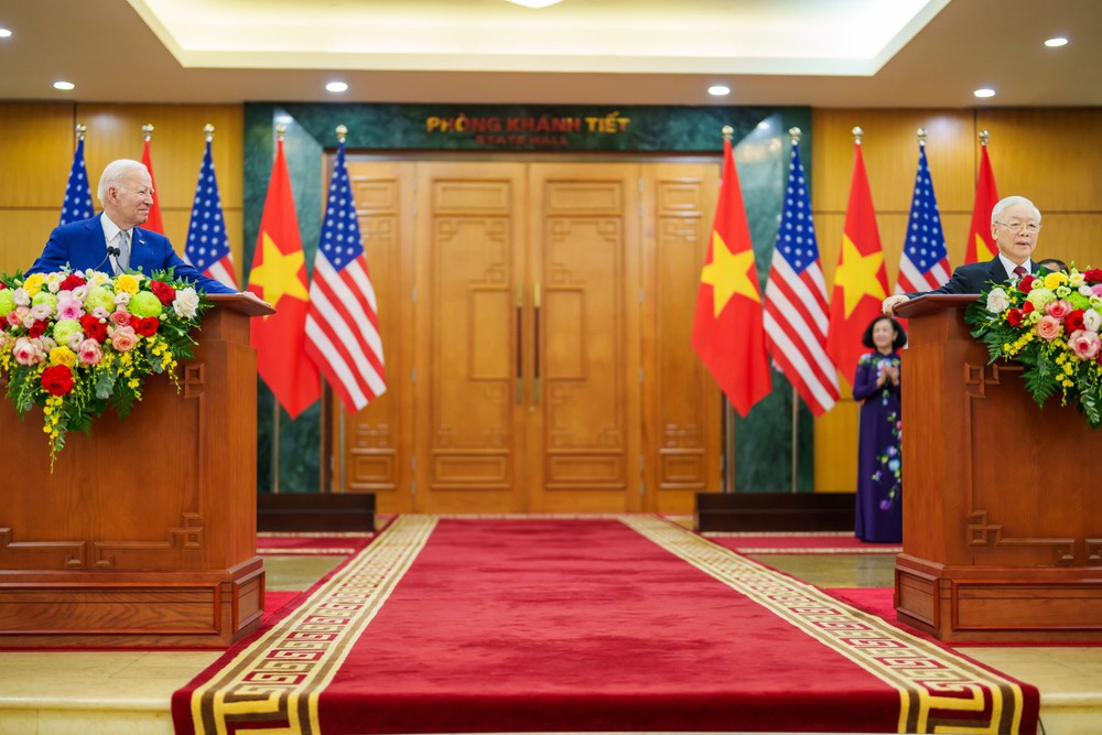 Tài khoản mạng xã hội của Tổng thống Biden đăng hình ảnh về ngày đầu tiên thăm Việt Nam - Ảnh 5.