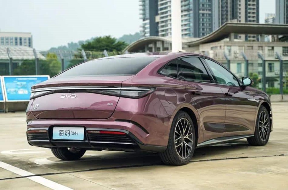 Hãng xe điện lớn nhất Trung Quốc ra mắt siêu phẩm sedan cỡ trung: ăn xăng 3,9 lít/100km, giá từ 546 triệu đồng - Ảnh 3.