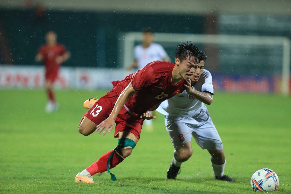Hậu vệ U23 Việt Nam từ chối gia nhập CLB CAHN, lý do phía sau được hé lộ - Ảnh 1.