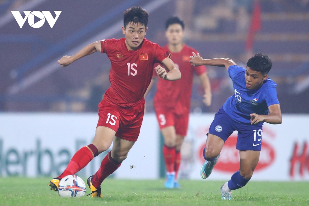 TRỰC TIẾP U23 Việt Nam 1-0 U23 Singapore: Mở tỷ số trên chấm phạt đền - Ảnh 1.