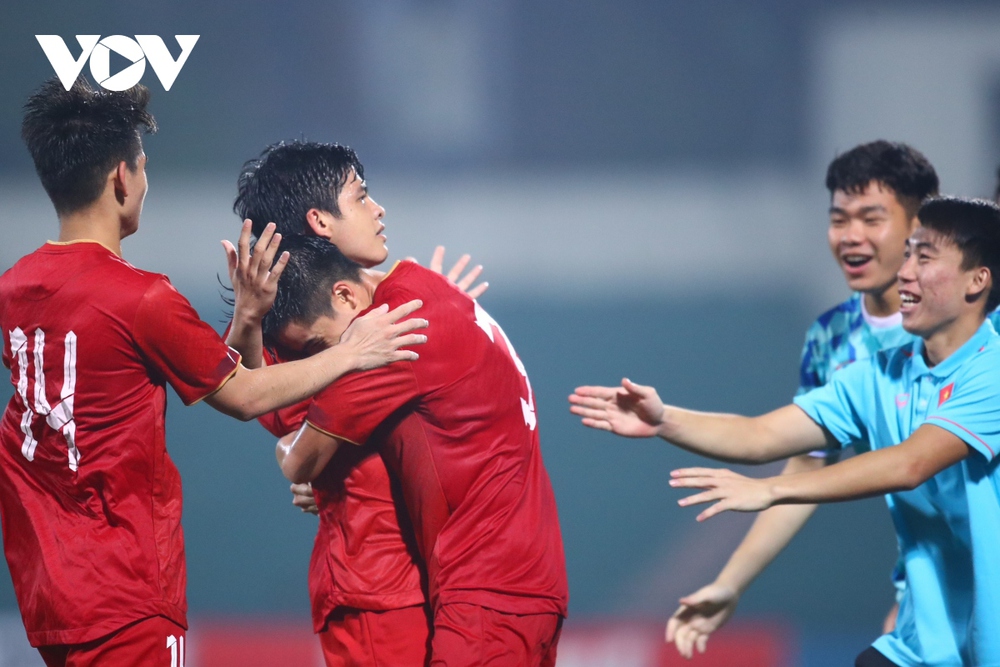 TRỰC TIẾP U23 Việt Nam 2-2 U23 Singapore: Kịch tính phút cuối - Ảnh 1.
