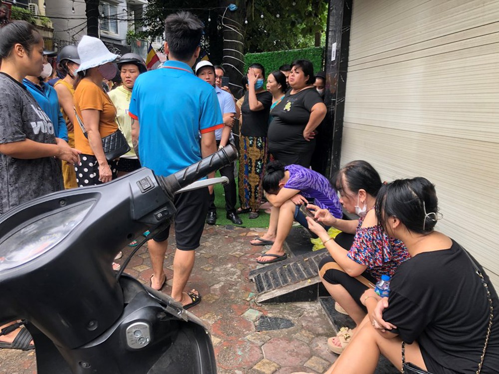 Vụ cháy chung cư mini tại Hà Nội: Mòn mỏi chờ tin người thân mất liên lạc - Ảnh 2.