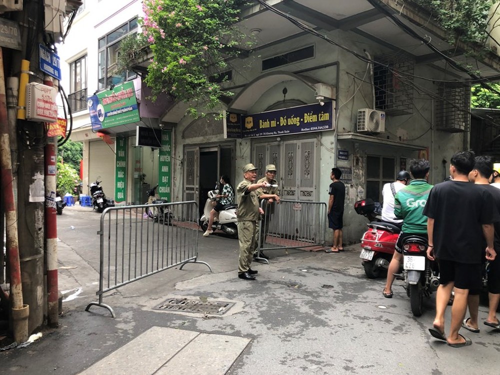 Vụ cháy chung cư mini tại Hà Nội: Mòn mỏi chờ tin người thân mất liên lạc - Ảnh 9.