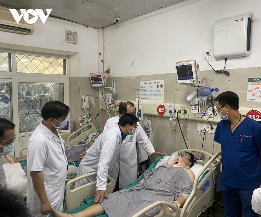 Vụ cháy chung cư mini ở Thanh Xuân: 24 người đang cấp cứu ở Bệnh viện Bạch Mai - Ảnh 4.