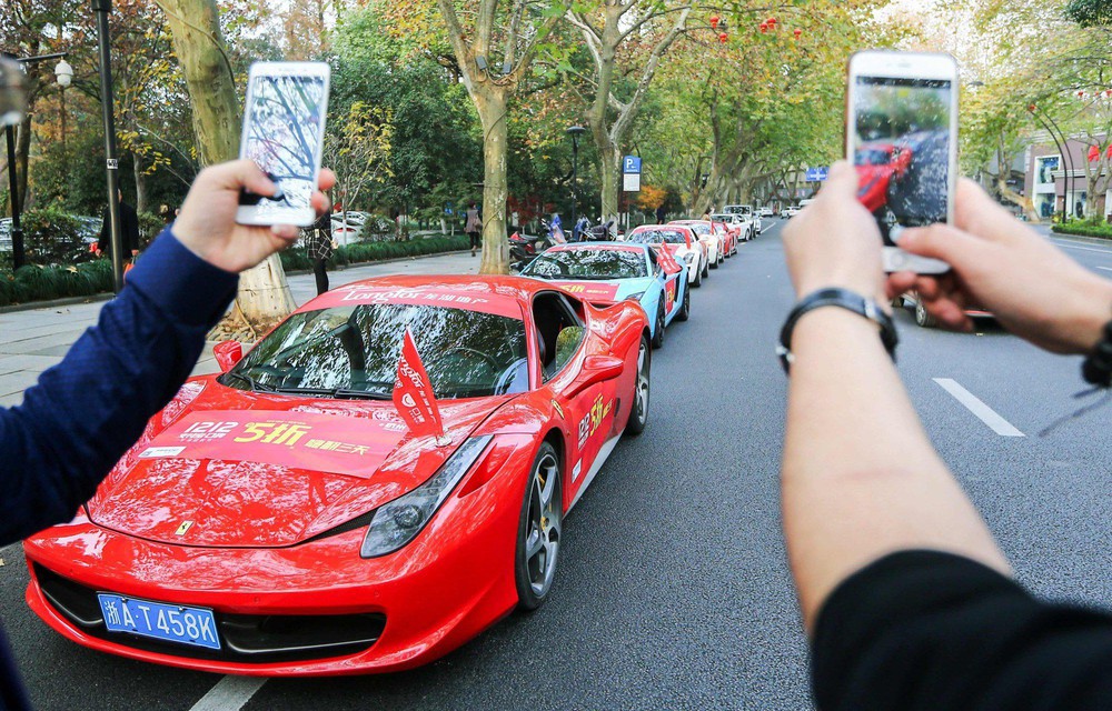 Phụ nữ tại quốc gia gần sát Việt Nam đang mua Ferrari nhiều nhất thế giới: Trung bình cứ 4 chiếc sẽ có 1 tài xế nữ - Ảnh 3.