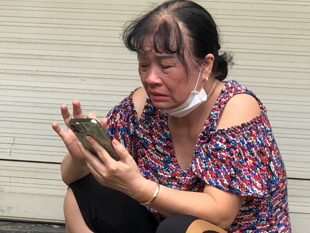 Vụ cháy chung cư mini tại Hà Nội: Mòn mỏi chờ tin người thân mất liên lạc - Ảnh 7.