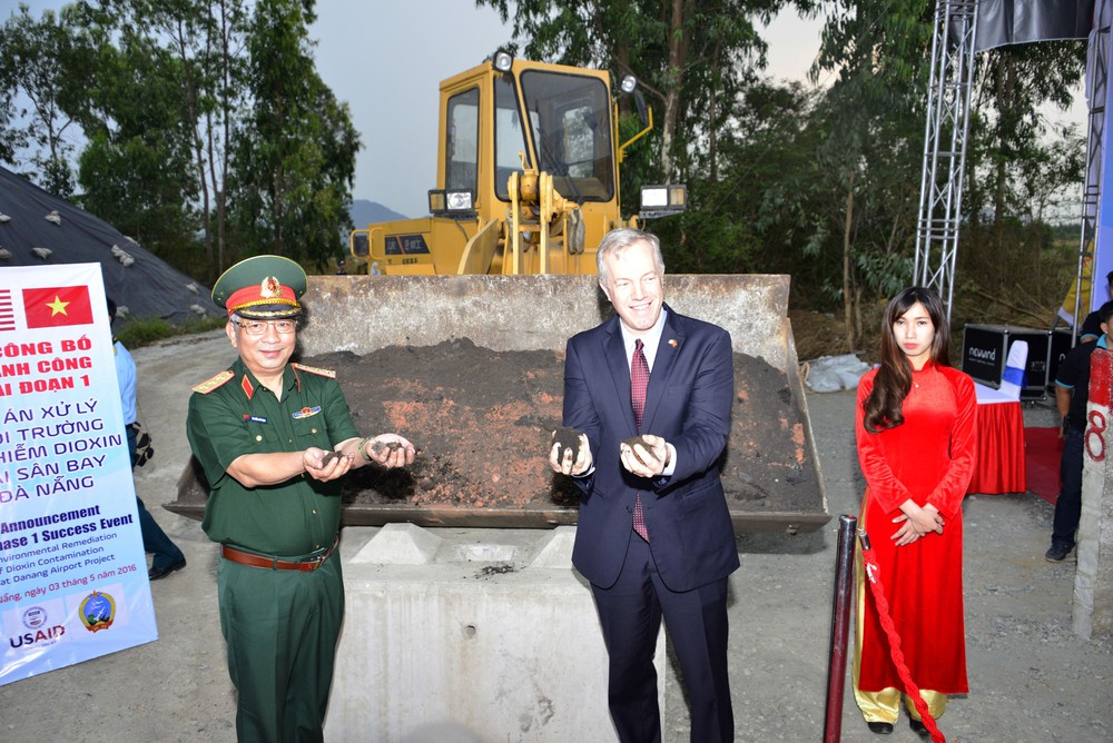 Cựu Đại sứ Mỹ: Tướng Vịnh ra đi, Việt Nam mất một người hùng, tôi mất một người bạn - Ảnh 1.