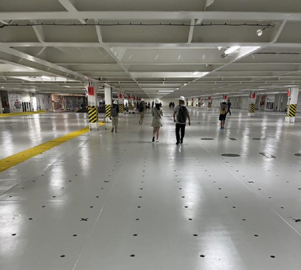 Tàu sân bay chuyên chở ô tô dài 200 m vừa được Trung Quốc hoàn thành - Ảnh 4.