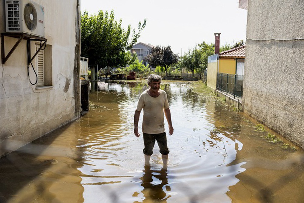 8 trận lũ lụt thảm họa chỉ trong hơn 10 ngày, thế giới đang đối mặt cơn thịnh nộ của biến đổi khí hậu? - Ảnh 3.