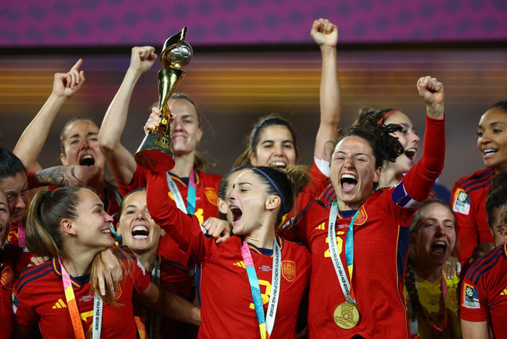 Các nhà vô địch World Cup vẫn từ chối lên tuyển, cựu Chủ tịch LĐBĐ Tây Ban Nha ra tòa - Ảnh 1.