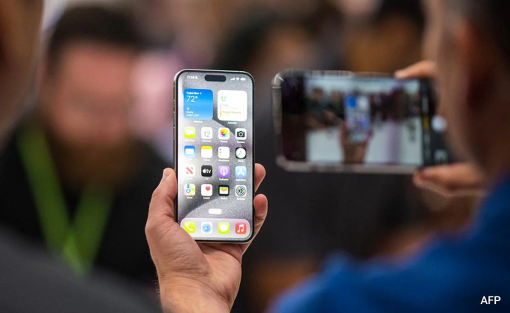Không ai giật nổi iPhone 15 khỏi tay người Trung Quốc: Sức mê hoặc của Apple quá lớn, điện thoại đỉnh cao của Huawei không địch nổi? - Ảnh 3.