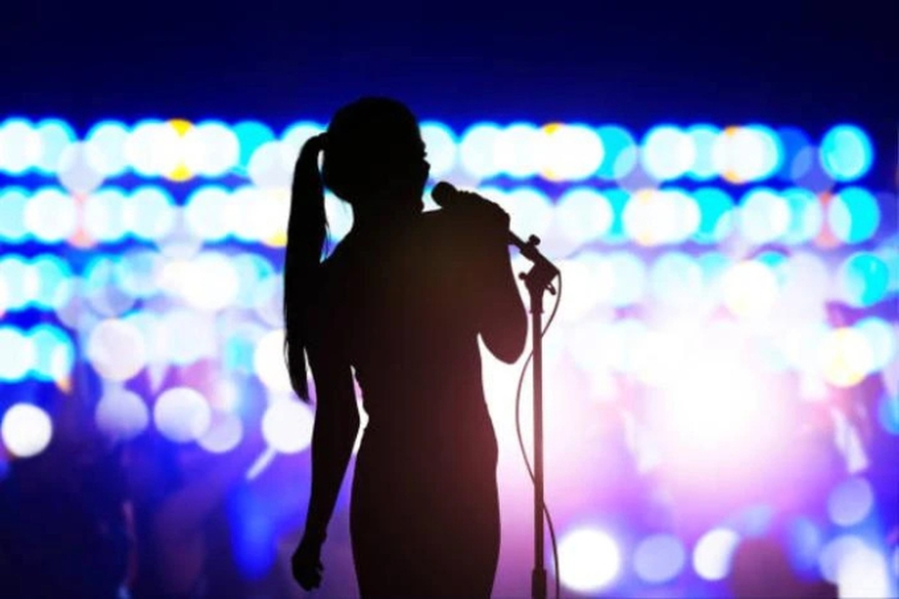 Nữ ca sĩ bị khởi tố vì liên tục “vu oan giá họa” cho CEO - Ảnh 1.