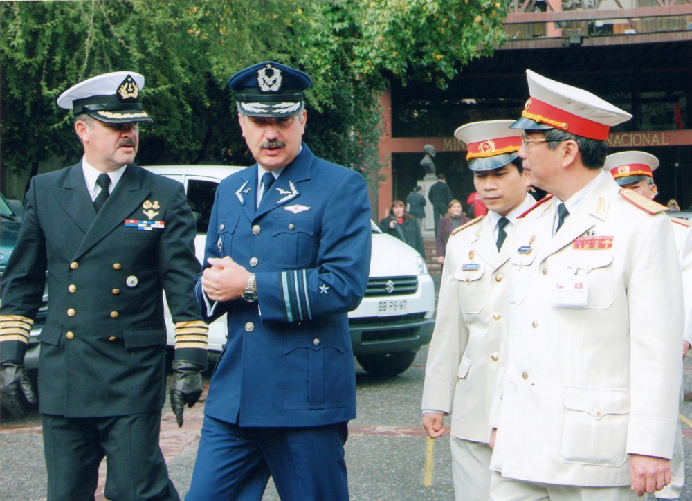 Tướng Nguyễn Chí Vịnh - người đưa hình ảnh bộ đội Cụ Hồ gần hơn với bạn bè quốc tế - Ảnh 4.