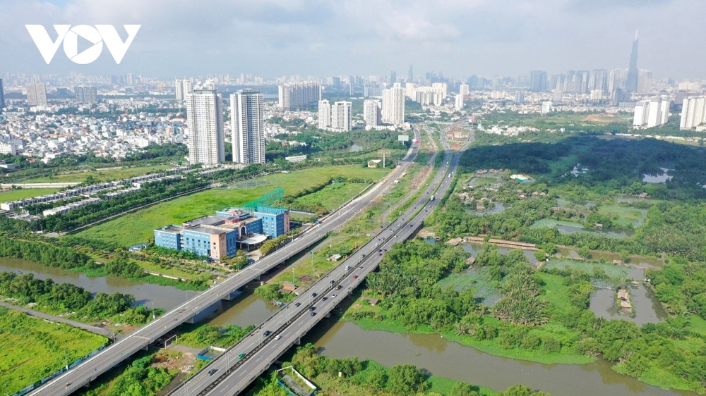 Thông xe đường song hành cao tốc TP.HCM – Long Thành – Dầu Giây - Ảnh 1.